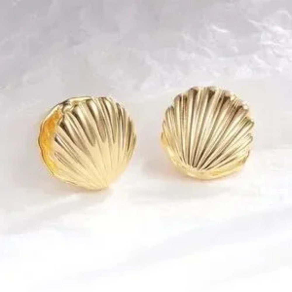 Boho Style Gold Seashell Earrings